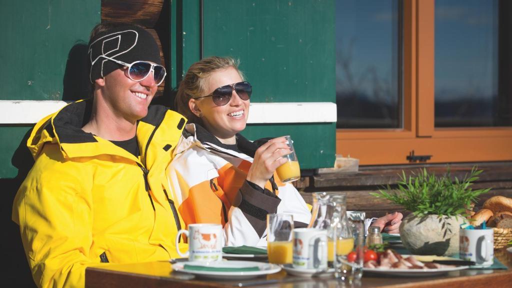 Dachstein West Hotel Gmbh-Kirchenwirt Russbach Russbach am Pass Gschütt Eksteriør bilde